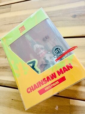 Youtooz Chainsawman Hot topic exclusive - serialized out of 500